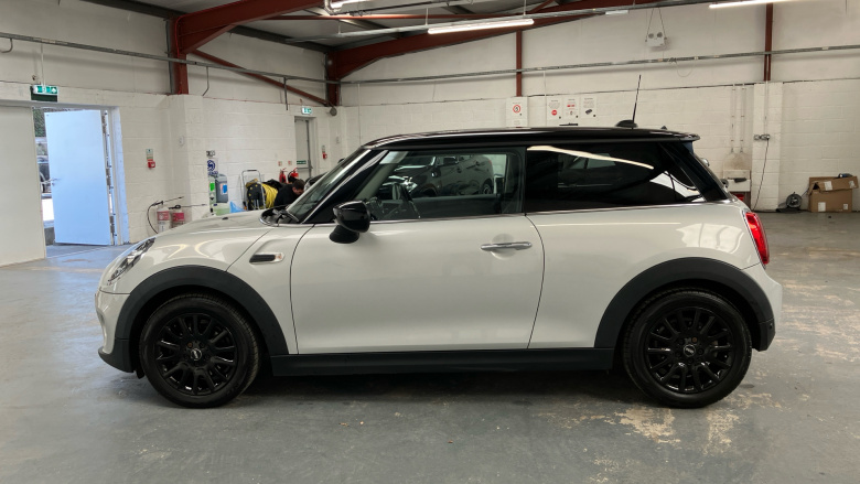MINI Hatchback 1.5 Cooper Classic II 3dr Auto Petrol Hatchback